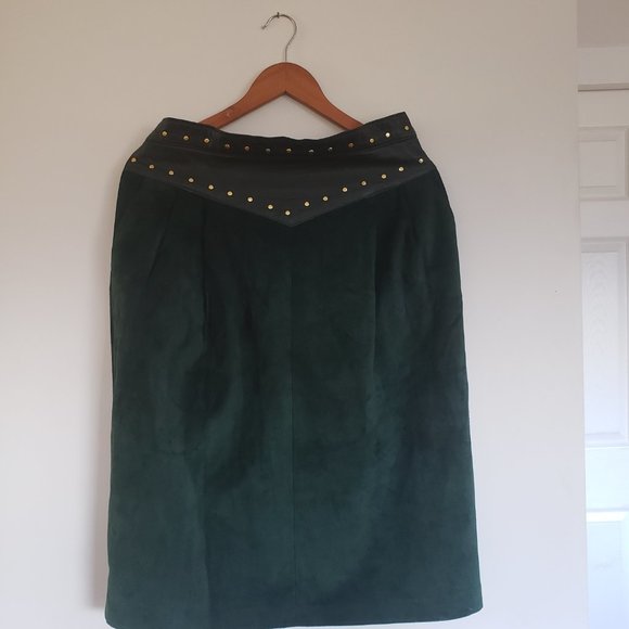 Dark Green Suede Danier Skirt - Picture 2 of 2